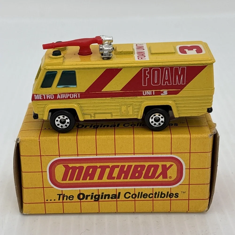 Matchbox#54 Airportfoam Tender From 1983